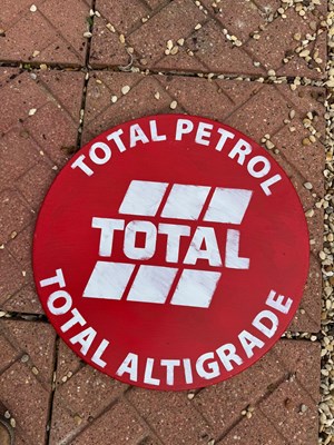Lot 471 - TOTAL PETROL SIGN 18.5" DIA