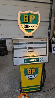 Lot 173 - AVERY HARDOLL BP PETROL PUMP COMPLETE WITH GLASS GLOBE