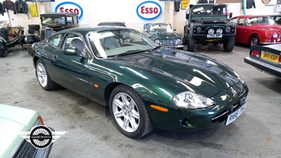 Lot 450 - 1998 JAGUAR XK8 COUPE AUTO