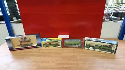 Lot 185 - SELECTION OF DIE CAST MODEL TRUCKS
