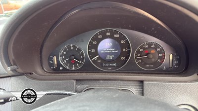 Lot 899 - 2003 MERCEDES CLK 240 AVANTGARDE AUTO