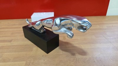 Lot 455 - JAGUAR LEAPER ON PLINTH 12" X 6"