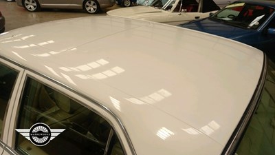 Lot 6 - 1989 MERCEDES 500 SE AUTO