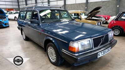Lot 588 - 1993 VOLVO 240 SE AUTO