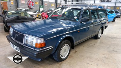 Lot 588 - 1993 VOLVO 240 SE AUTO