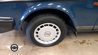 Lot 588 - 1993 VOLVO 240 SE AUTO