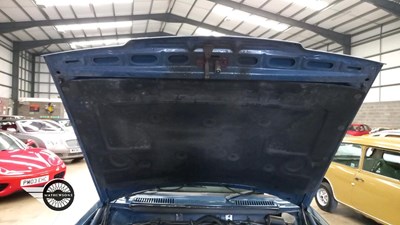 Lot 588 - 1993 VOLVO 240 SE AUTO