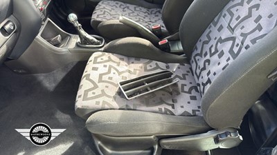 Lot 45 - 2000 VOLKSWAGEN GOLF