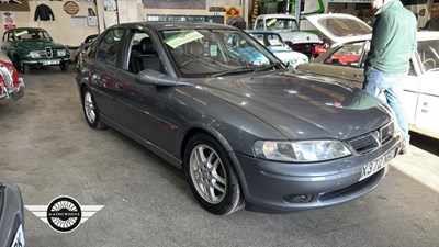 Lot 372 - 2000 VAUXHALL VECTRA SRI 150