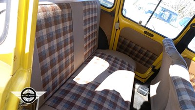 Lot 794 - 1984 RENAULT 4 GT L