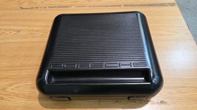 Lot 225 - PORSCHE TYRE COMPRESSOR