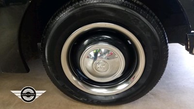 Lot 442 - 1954 MORRIS OXFORD