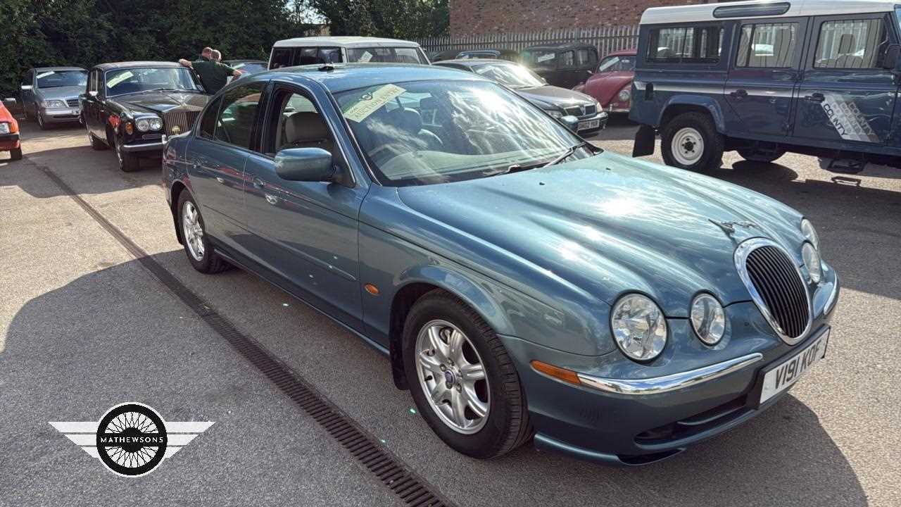 Lot 16 - 1999 JAGUAR S-TYPE V6 AUTO