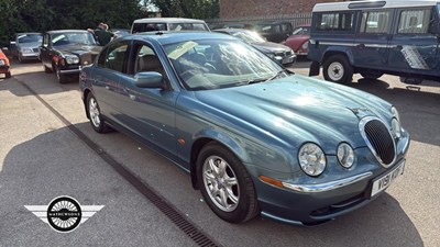 Lot 16 - 1999 JAGUAR S-TYPE V6 AUTO