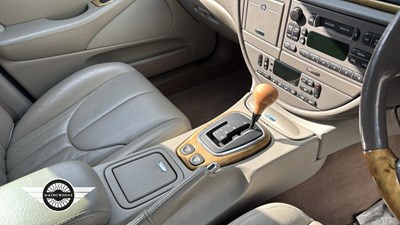Lot 16 - 1999 JAGUAR S-TYPE V6 AUTO