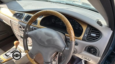 Lot 16 - 1999 JAGUAR S-TYPE V6 AUTO