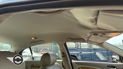Lot 16 - 1999 JAGUAR S-TYPE V6 AUTO