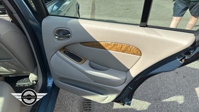 Lot 16 - 1999 JAGUAR S-TYPE V6 AUTO