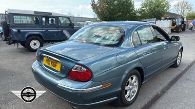 Lot 16 - 1999 JAGUAR S-TYPE V6 AUTO