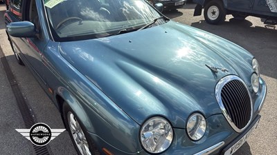 Lot 16 - 1999 JAGUAR S-TYPE V6 AUTO