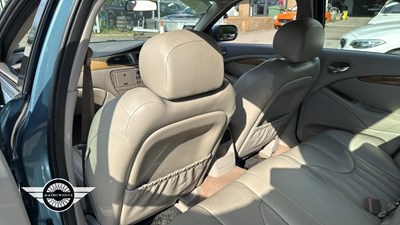 Lot 16 - 1999 JAGUAR S-TYPE V6 AUTO