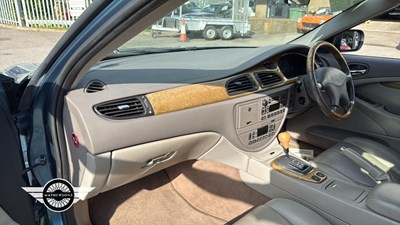 Lot 16 - 1999 JAGUAR S-TYPE V6 AUTO