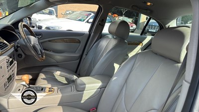Lot 16 - 1999 JAGUAR S-TYPE V6 AUTO