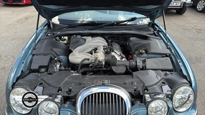 Lot 16 - 1999 JAGUAR S-TYPE V6 AUTO