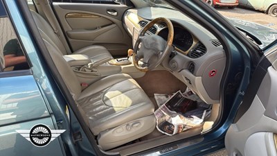 Lot 16 - 1999 JAGUAR S-TYPE V6 AUTO