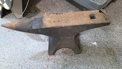 Lot 481 - BLACKSMITH ANVIL