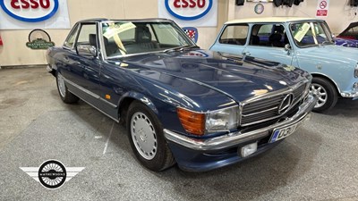 Lot 56 - 1986 MERCEDES 300 SL AUTO