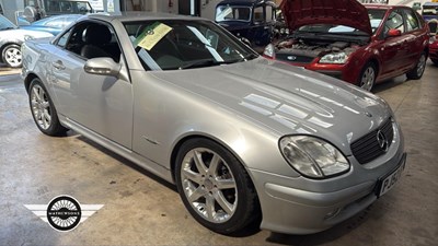 Lot 62 - 2002 MERCEDES SLK 200 AUTO