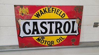 Lot 189 - WAKEFIELD CASTROL MOTOR OIL ENAMEL SIGN 30" X 20"