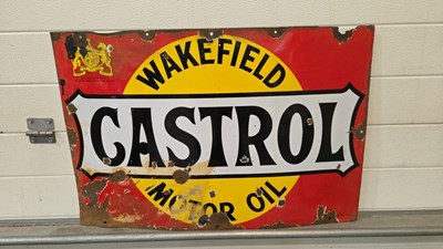 Lot 621 - WAKEFIELD CASTROL MOTOR OIL ENAMEL SIGN 30" X 20"