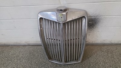 Lot 881 - MG CHROME GRILLE