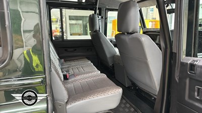 Lot 21 - 1999 LAND ROVER DEFENDER 110 COUNTY TD5