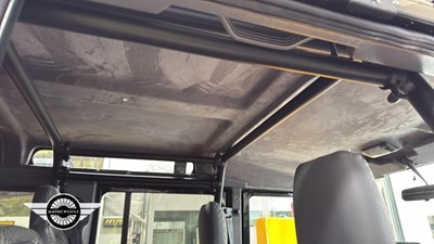 Lot 21 - 1999 LAND ROVER DEFENDER 110 COUNTY TD5