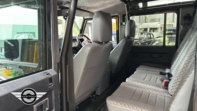 Lot 21 - 1999 LAND ROVER DEFENDER 110 COUNTY TD5