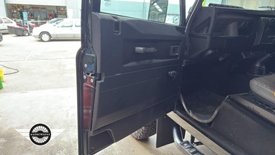 Lot 21 - 1999 LAND ROVER DEFENDER 110 COUNTY TD5