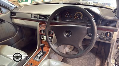 Lot 798 - 1992 MERCEDES 230CE AUTO