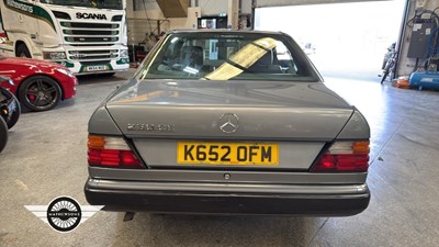 Lot 798 - 1992 MERCEDES 230CE AUTO