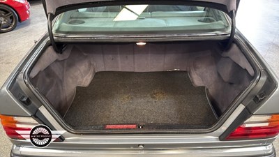 Lot 798 - 1992 MERCEDES 230CE AUTO