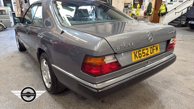 Lot 798 - 1992 MERCEDES 230CE AUTO