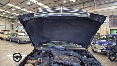 Lot 798 - 1992 MERCEDES 230CE AUTO