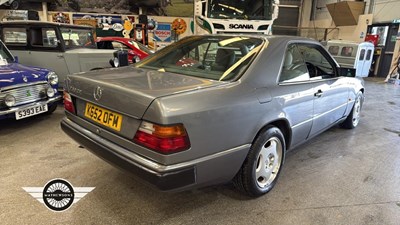 Lot 798 - 1992 MERCEDES 230CE AUTO