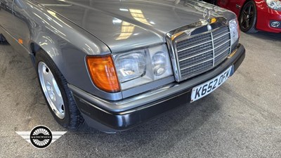 Lot 798 - 1992 MERCEDES 230CE AUTO