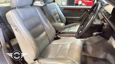 Lot 798 - 1992 MERCEDES 230CE AUTO