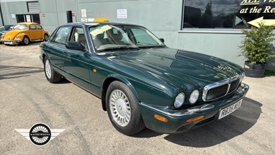 Lot 158 - 1998 JAGUAR XJ8 AUTO