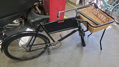 Lot 586 - BUTCHERS / DELIVERY BIKE