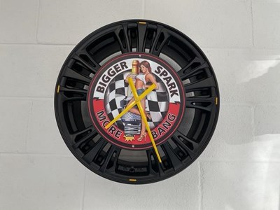 Lot 109 - PIN-UP GIRL WHEEL CLOCK